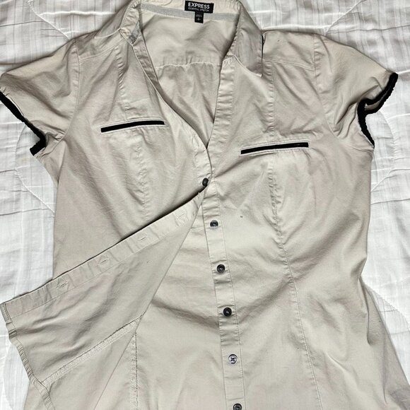 Express Essential Stretch Button Down Top - Picture 2 of 5